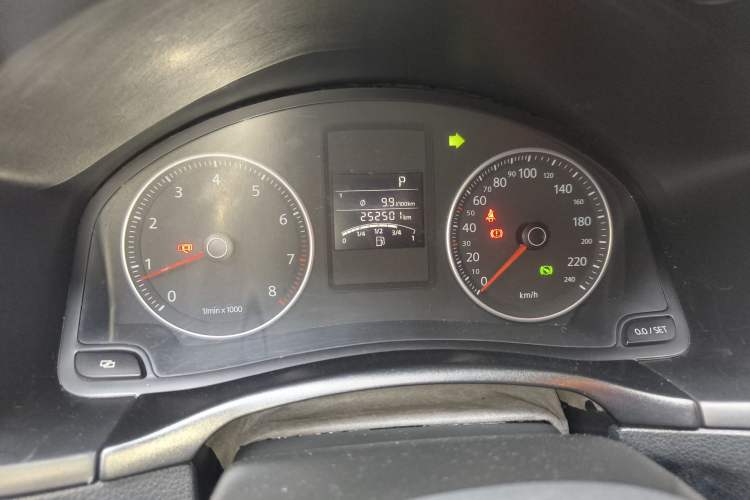 Used Volkswagen Bora 2012 1.4T Automatic Comfort Edition Odometer Close Up