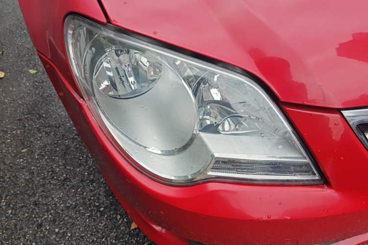 Used Volkswagen Bora 2012 1.6L Automatic Fashion Edition Right Front Headlight