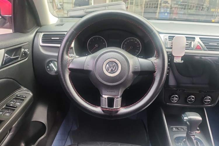 Used Volkswagen Bora 2012 1.4T Automatic Luxury Version Steering Wheel