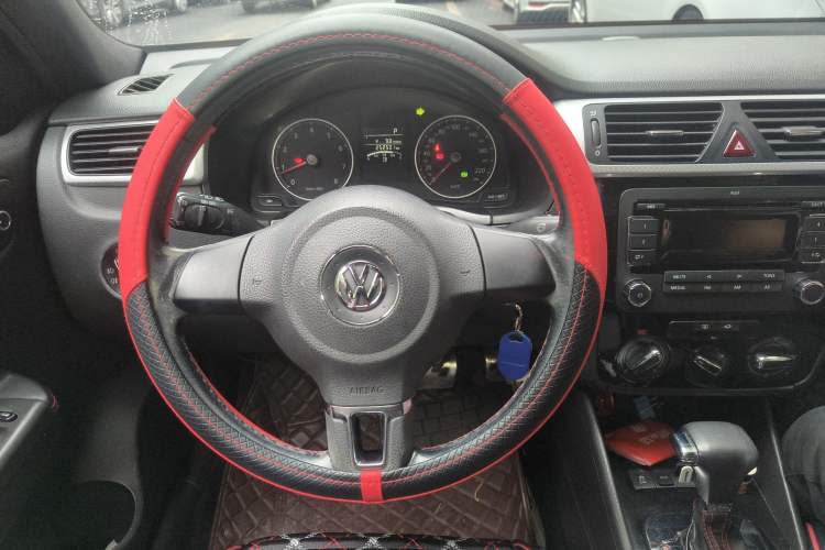 Used Volkswagen Bora 2012 1.4T Automatic Comfort Edition Steering Wheel