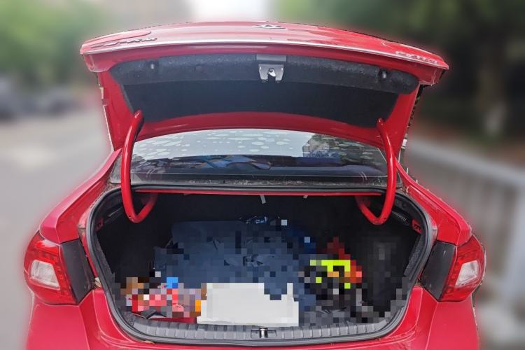Used Volkswagen Bora 2012 1.6L Automatic Fashion Edition Trunk
