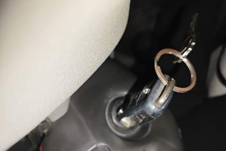 Used Volkswagen Bora 2012 1.6L Automatic Fashion Edition Vehicle Key