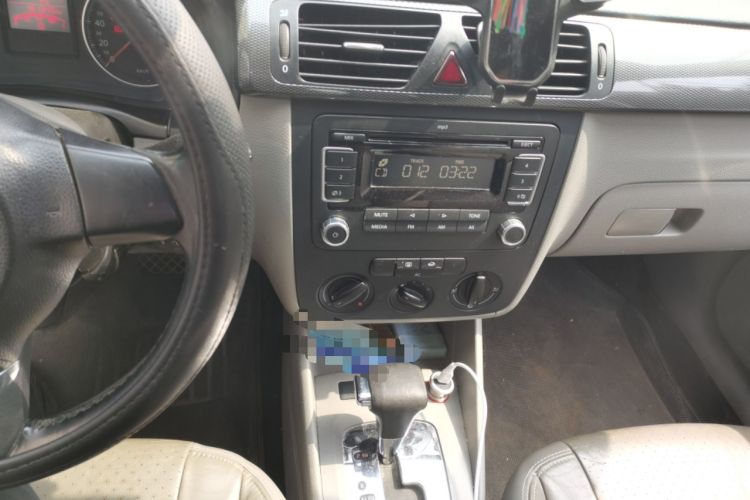 Used Volkswagen Bora 2012 1.6L Automatic Comfort Edition Audio And AC Panel