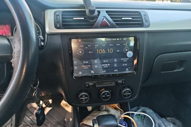 Used Volkswagen Bora 2012 1.4T Automatic Luxury Version Audio And AC Panel