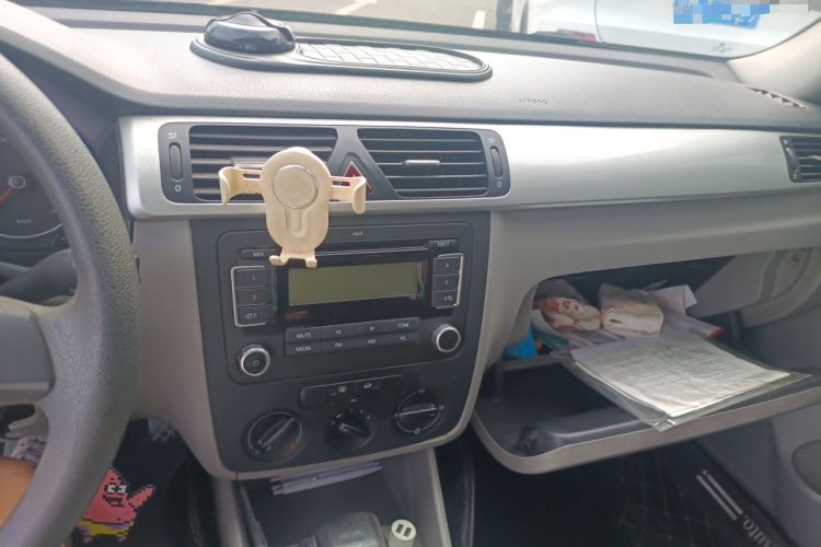 Used Volkswagen Bora 2012 1.6L Automatic Fashion Edition Audio And AC Panel