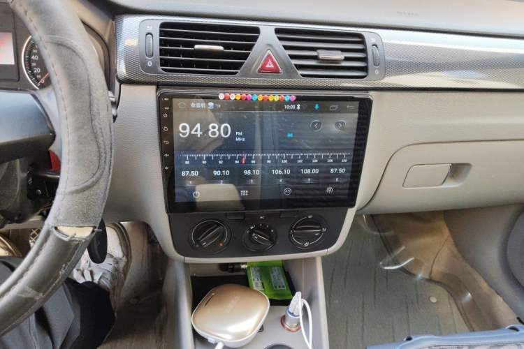 Used Volkswagen Bora 2012 1.6L Manual Comfort Model Audio And AC Panel