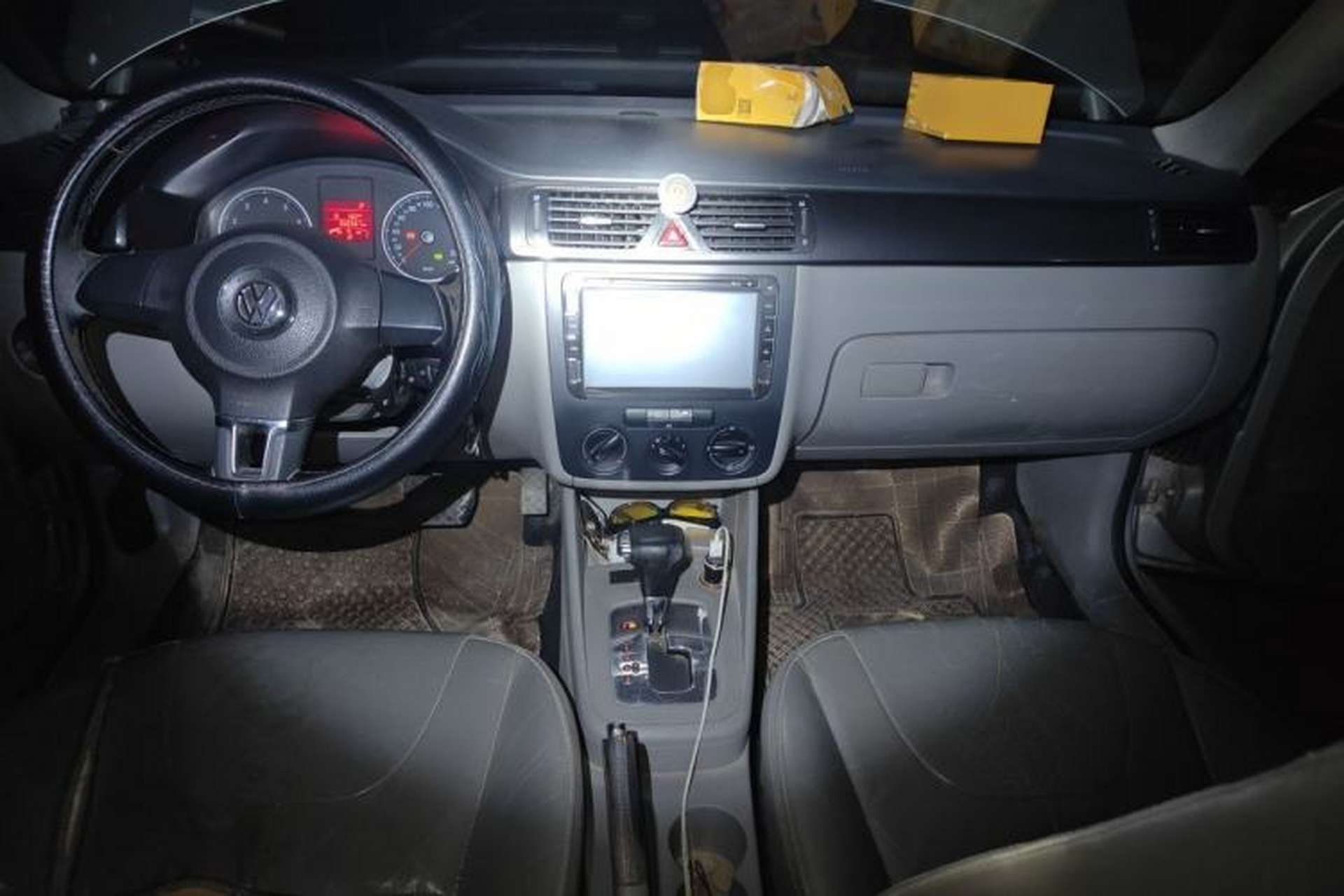 Used Volkswagen Bora 2012 1.6L Automatic Comfort Edition Center Console