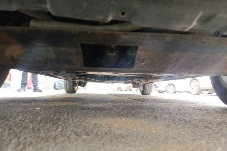 Used Volkswagen Bora 2012 1.6L Manual Fashion Edition Chassis Front