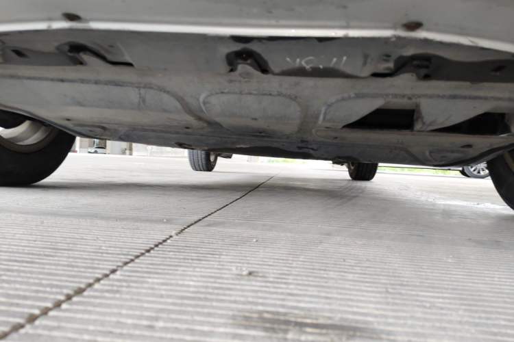 Used Volkswagen Bora 2012 1.6L Automatic Fashion Edition Chassis Front