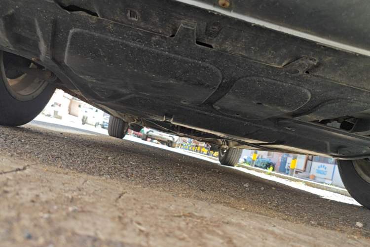 Used Volkswagen Bora 2012 1.6L Manual Fashion Edition Chassis Front