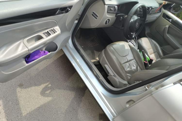Used Volkswagen Bora 2012 1.6L Automatic Comfort Edition Driver Seat