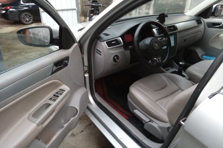 Used Volkswagen Bora 2012 1.6L Manual Fashion Edition Driver Seat