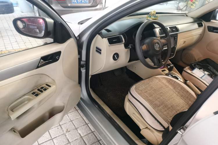 Used Volkswagen Bora 2012 1.6L Automatic Fashion Edition Driver Seat