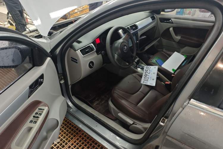 Used Volkswagen Bora 2012 1.6L Automatic Fashion Edition Driver Seat