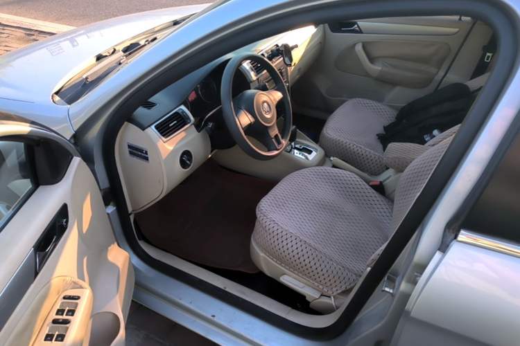 Used Volkswagen Bora 2012 1.6L Automatic Fashion Edition Driver Seat