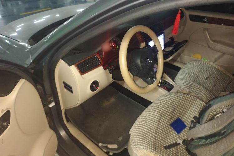 Used Volkswagen Bora 2012 1.6L Automatic Comfort Edition Driver Seat