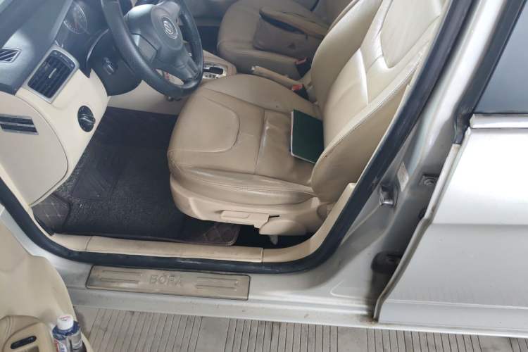 Used Volkswagen Bora 2012 1.6L Automatic Fashion Edition Driver Seat
