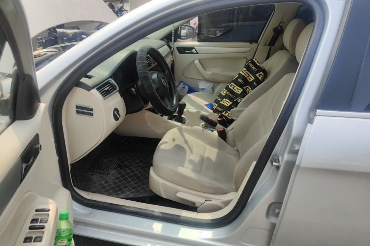 Used Volkswagen Bora 2012 1.6L Manual Fashion Edition Driver Seat
