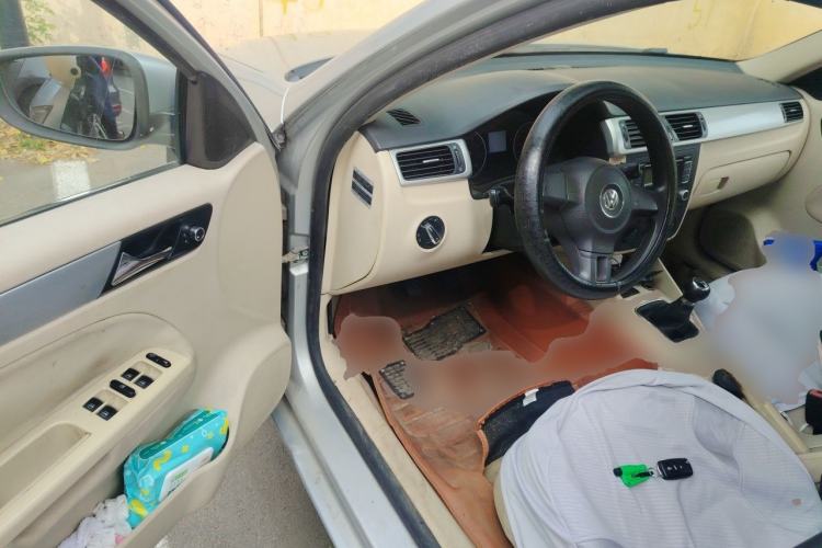 Used Volkswagen Bora 2012 1.6L Manual Fashion Edition Driver Seat
