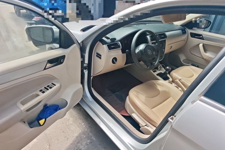 Used Volkswagen Bora 2012 1.6L Manual Fashion Edition Driver Seat