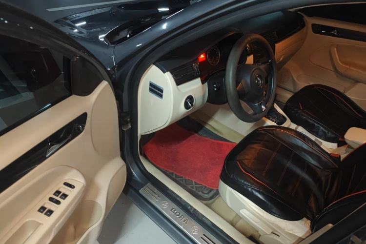 Used Volkswagen Bora 2012 1.4T Automatic Comfort Edition Driver Seat