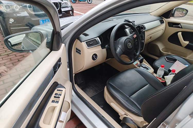 Used Volkswagen Bora 2012 1.6L Automatic Fashion Edition Driver Seat