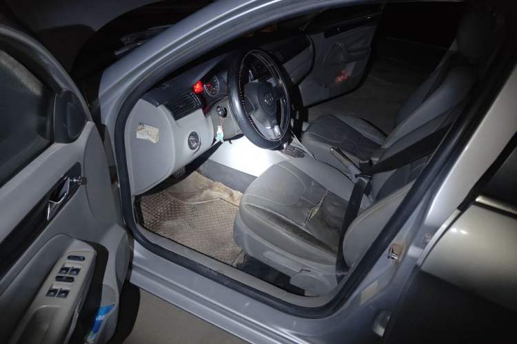Used Volkswagen Bora 2012 1.6L Automatic Comfort Edition Driver Seat