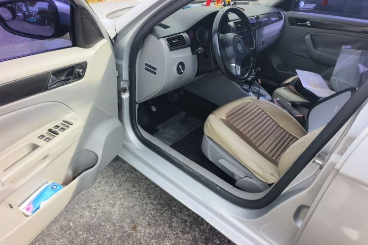 Used Volkswagen Bora 2012 1.6L Automatic Comfortable Value Edition Driver Seat