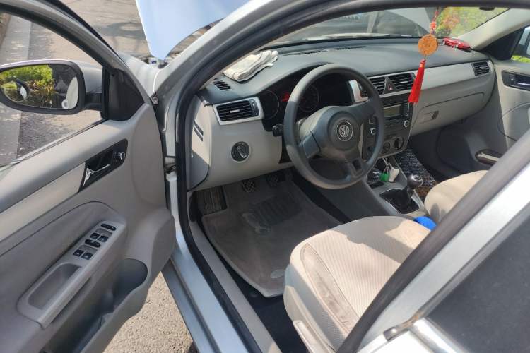 Used Volkswagen Bora 2012 1.6L Manual Fashion Edition Driver Seat