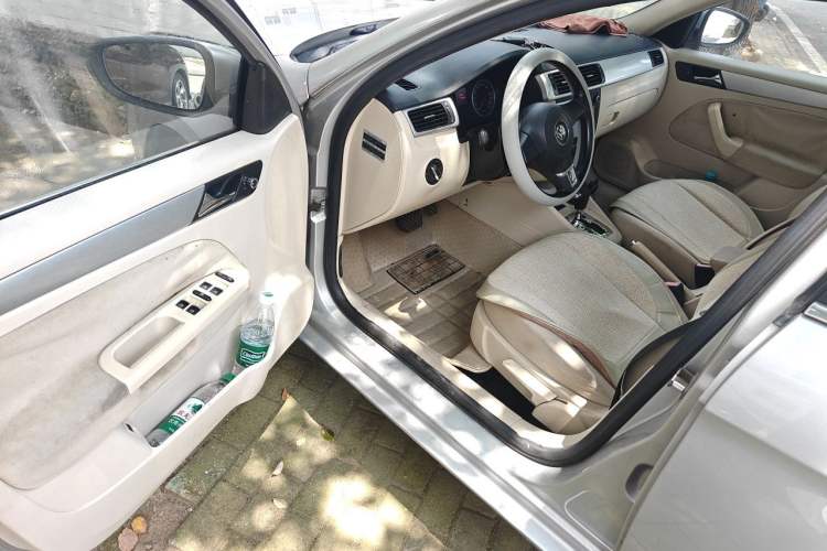 Used Volkswagen Bora 2012 1.6L Automatic Fashion Value Edition Driver Seat