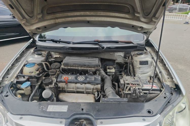 Used Volkswagen Bora 2012 1.6L Manual Fashion Edition Engine Bay