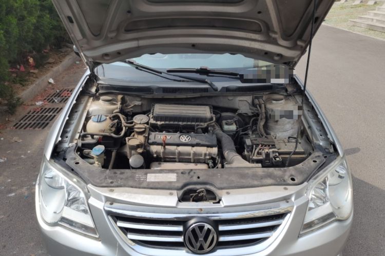 Used Volkswagen Bora 2012 1.6L Automatic Comfort Edition Engine Bay