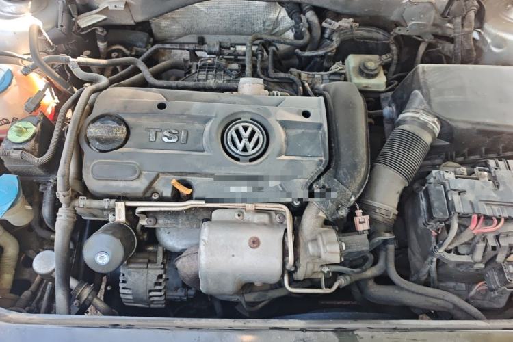 Used Volkswagen Bora 2012 1.4T Automatic Luxury Version Engine Bay