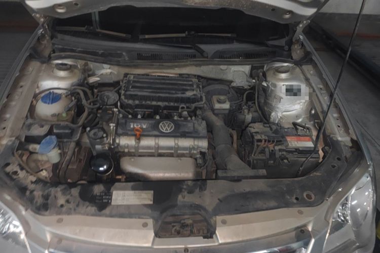 Used Volkswagen Bora 2012 1.6L Manual Fashion Edition Engine Bay