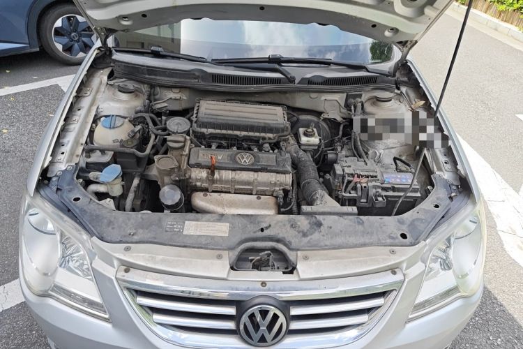 Used Volkswagen Bora 2012 1.6L Automatic Fashion Edition Engine Bay