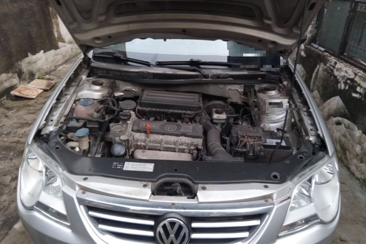 Used Volkswagen Bora 2012 1.6L Manual Fashion Edition Engine Bay
