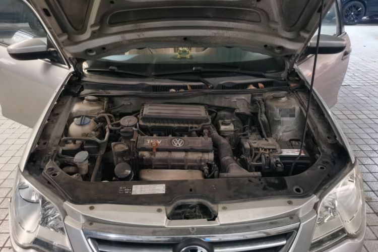 Used Volkswagen Bora 2012 1.6L Automatic Fashion Edition Engine Bay