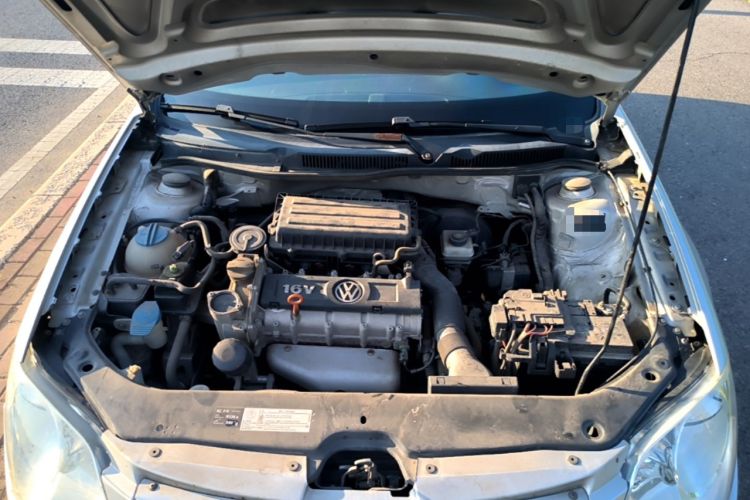 Used Volkswagen Bora 2012 1.6L Automatic Fashion Edition Engine Bay