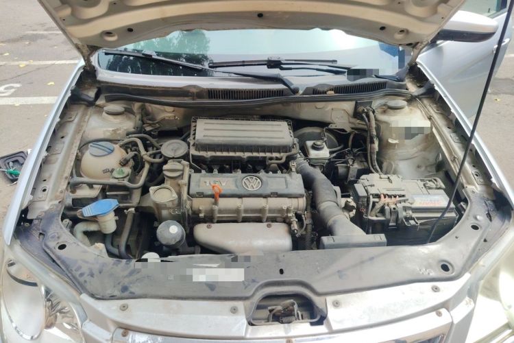 Used Volkswagen Bora 2012 1.6L Manual Fashion Edition Engine Bay