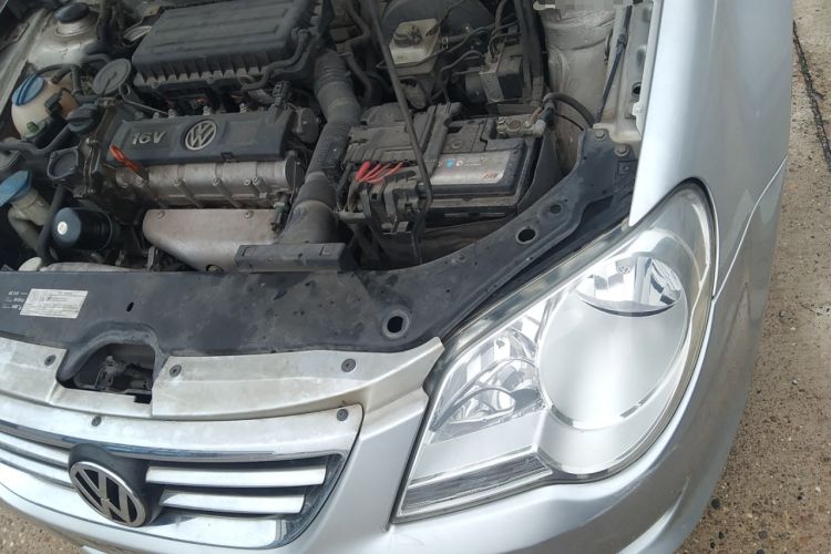 Used Volkswagen Bora 2012 1.6L Manual Fashion Edition Engine Bay Left