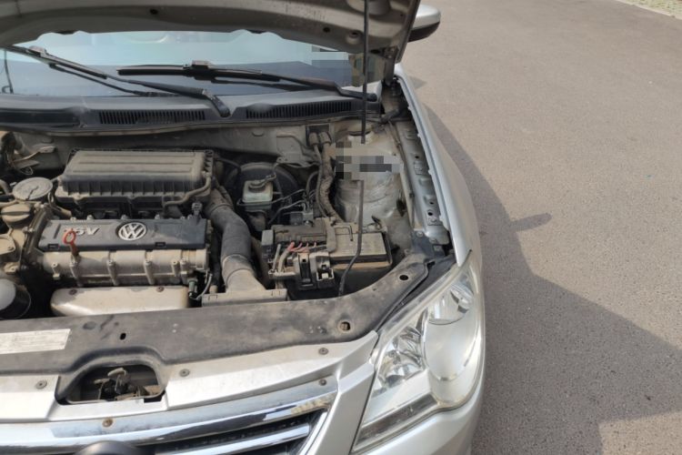 Used Volkswagen Bora 2012 1.6L Automatic Comfort Edition Engine Bay Left