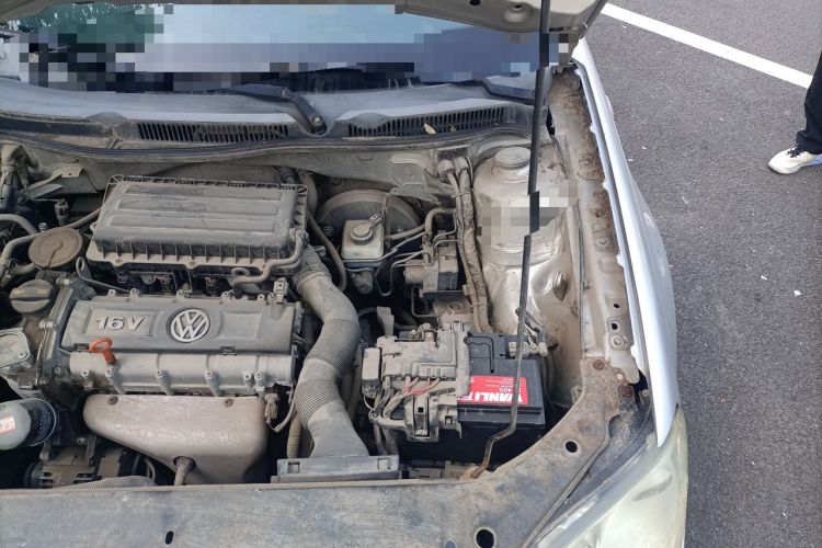 Used Volkswagen Bora 2012 1.6L Manual Fashion Edition Engine Bay Left