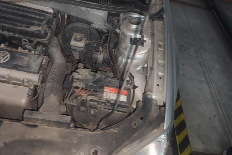 Used Volkswagen Bora 2012 1.6L Manual Fashion Edition Engine Bay Left