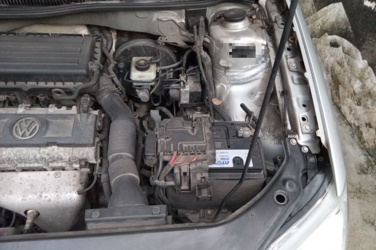 Used Volkswagen Bora 2012 1.6L Manual Fashion Edition Engine Bay Left
