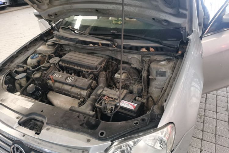 Used Volkswagen Bora 2012 1.6L Automatic Fashion Edition Engine Bay Left