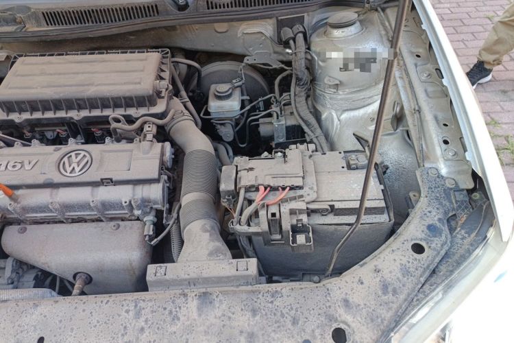 Used Volkswagen Bora 2012 1.6L Automatic Fashion Edition Engine Bay Left