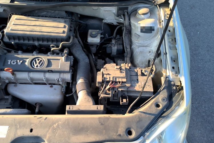 Used Volkswagen Bora 2012 1.6L Automatic Fashion Edition Engine Bay Left