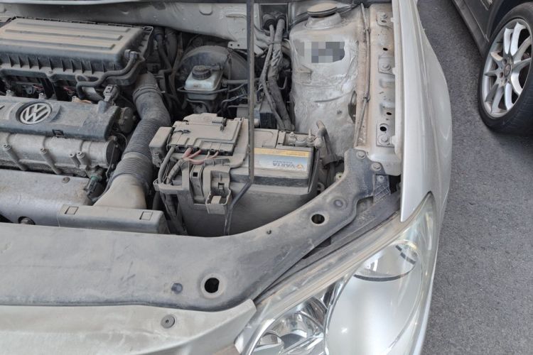 Used Volkswagen Bora 2012 1.6L Manual Fashion Edition Engine Bay Left
