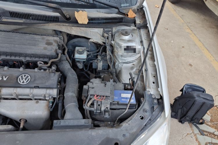 Used Volkswagen Bora 2012 1.6L Manual Fashion Edition Engine Bay Left
