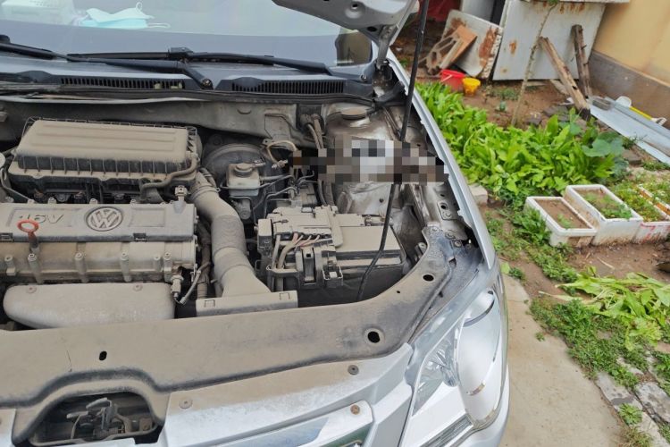Used Volkswagen Bora 2012 1.6L Manual Fashion Edition Engine Bay Left